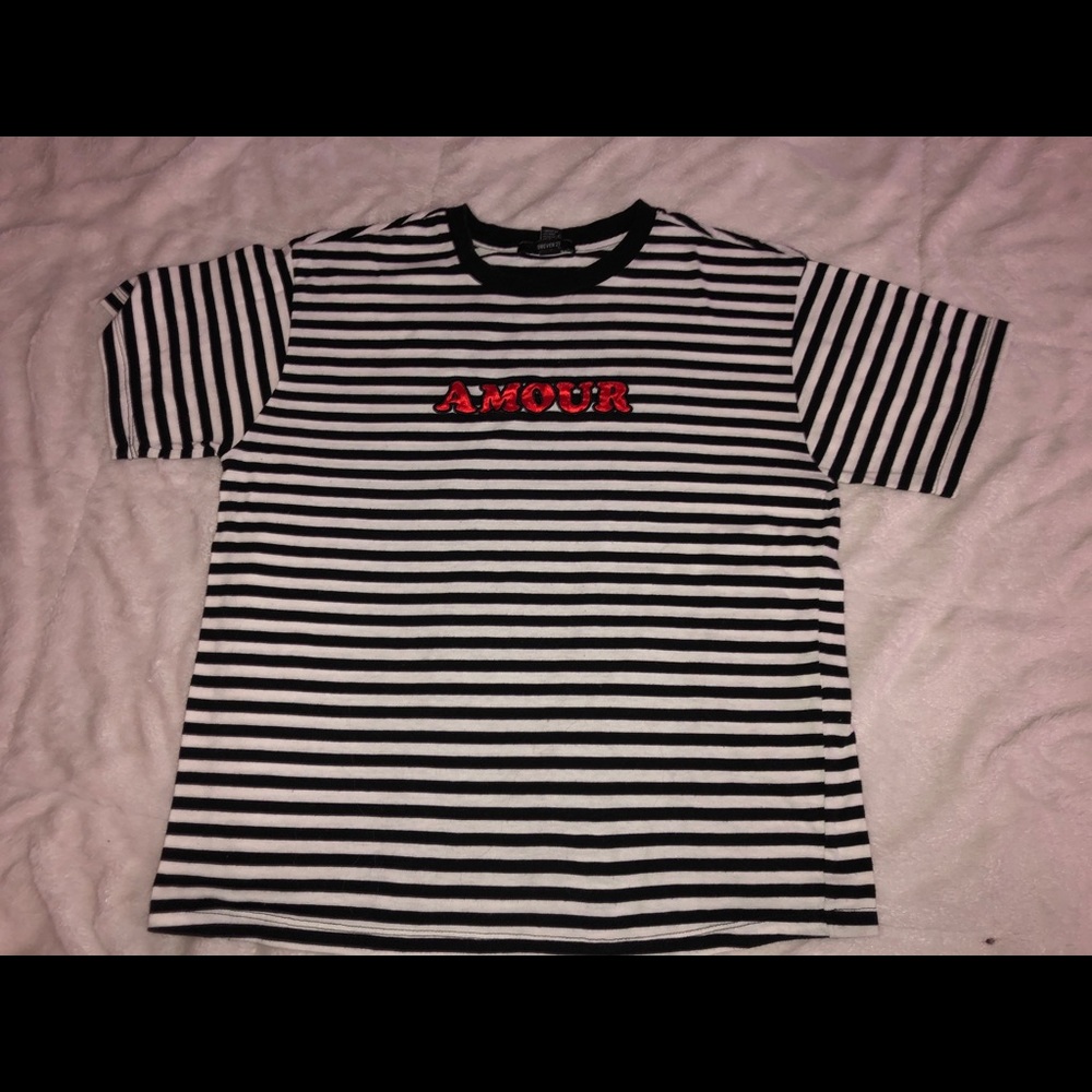 Forever 21 “ Amour” T shirt